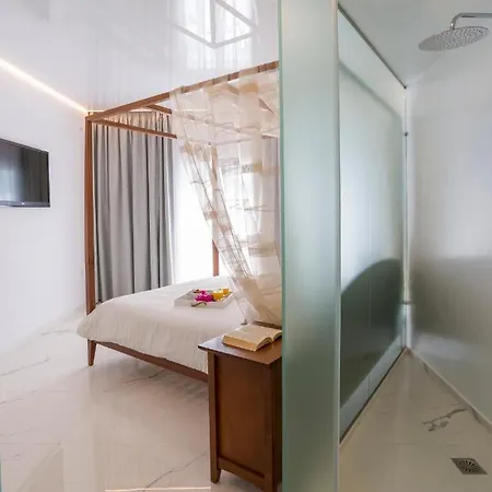 Dionysos Luxury Mykonos Otel 4*